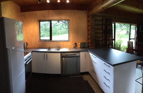 Mt Lyford Ski Chalet | Spacious log chalet with free WIFI, great for a few families