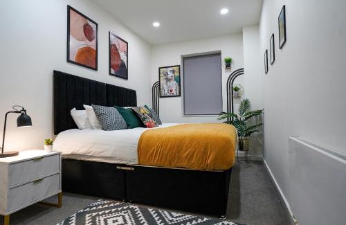 Stevenage Apartment | Spacious Luxury Apartment in Stevenage, Sleeps 6, with Free Parking, and Free Wi-Fi