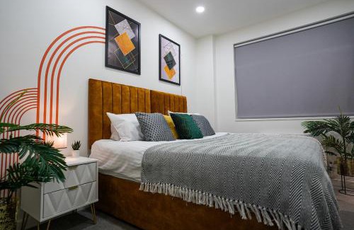 Stevenage Apartment | Spacious Luxury Apartment in Stevenage, Sleeps 6, with Free Parking, and Free Wi-Fi