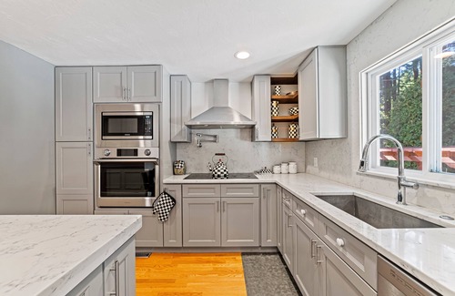 Stoughton House | Spacious luxury home, 22 min from Boston and 20 min from Gillette Stadium.