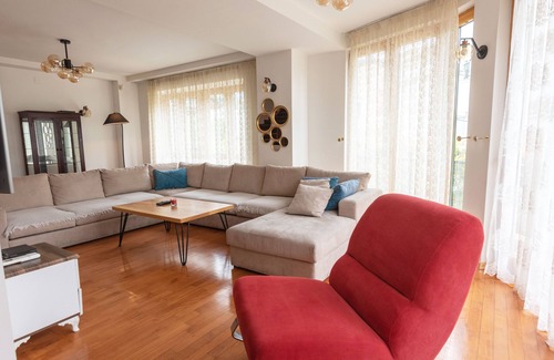 Centar House | Spacious & Luxury house in the heart of Skopje, with own parking!