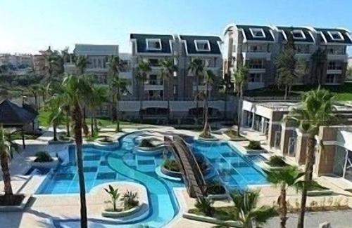 Kemer Mahallesi Apartment | Spacious luxury living on magnificent gated Tropicana