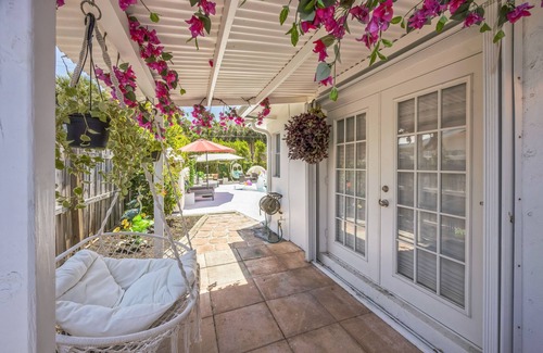 Boynton Beach House | Spacious Luxury Oasis + Heated Pool+Jacuzzi+8P Tiki Bar- Beach Vibes Awaits You!