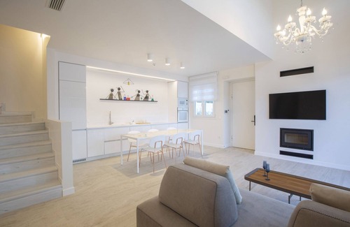 Lygia Villa | Spacious Luxury Villa close to the beach and Lefkadas' center