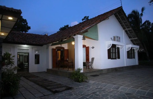 Medaketiya Villa | Spacious Luxury Villa with 5 bedrooms in the Coastal City of Tangalle