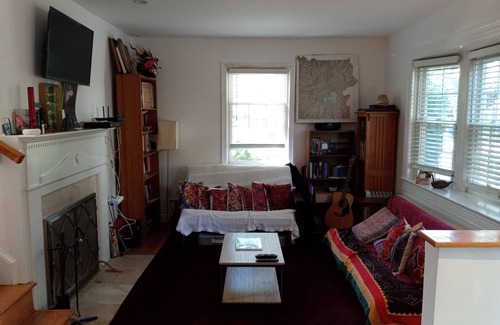 Burleith - Hillandale Bed & Breakfast | Spacious Master Bedroom, attached bath. Six blocks to Georgetown U. USD 2000