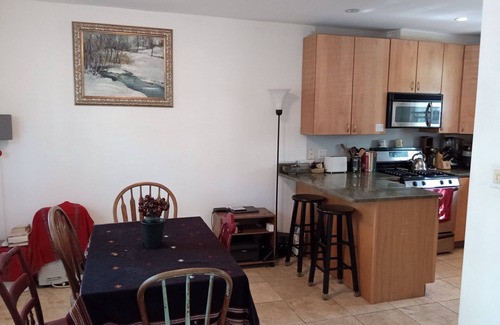 Burleith - Hillandale Bed & Breakfast | Spacious Master Bedroom, attached bath. Six blocks to Georgetown U. USD 2000