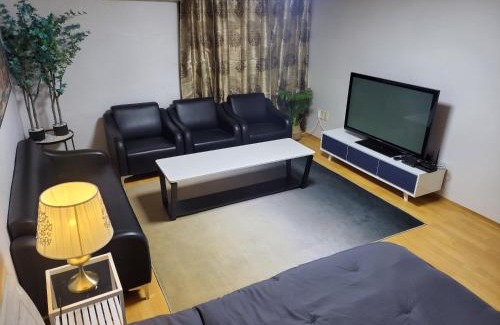 Itaewon Apartment | Spacious Master Suite #5