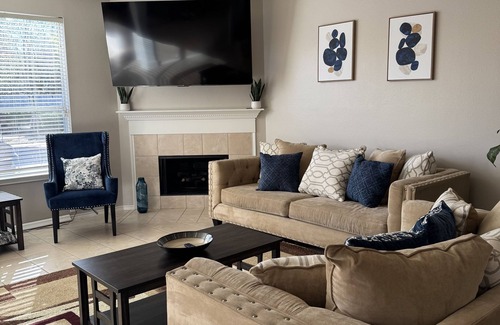 Louetta House | Spacious Mid Term Family Home In SPRING with Heated pool & Hot Tub.
