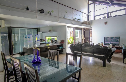 Mas Villa | Spacious Minimalist Japanese Villa In Rice Fields