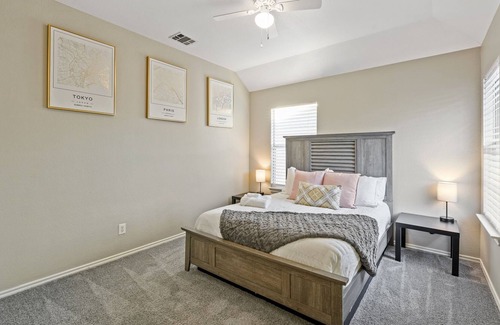 Northwest Carrollton House | Spacious, Minimalist, Cozy, Bright Home in DFW METROPLEX!