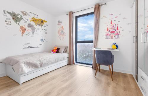 Tower Hamlets Apartment | Spacious Modern 2BR Apartment in the Heart of London