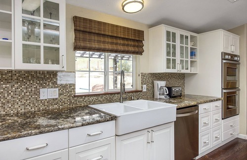 Cloverdale House | Spacious Modern Home - Pool, Views And Acres