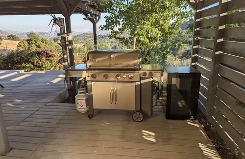 Squaw Valley House | Spacious Modern Vacation Home near Kings Canyon N.P. EV Charging Fast Wifi.