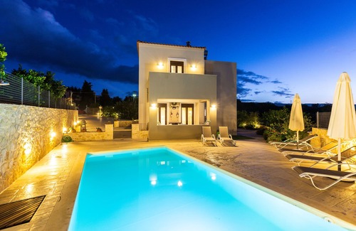 Skouloufia Villa | Spacious Modern Villa with Pool and Amazing View!