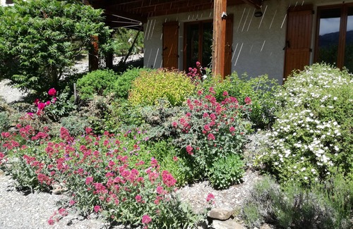 Jausiers Ski Chalet | Spacious mountain chalet for families. Walks, skiing, mountain biking, whitewater, golf