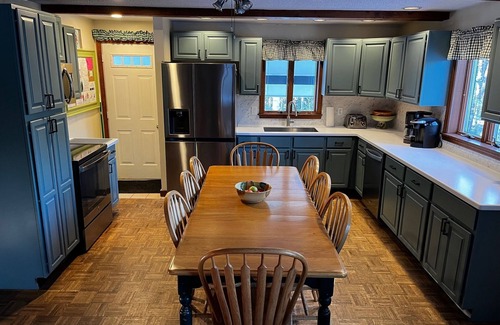 Bartlett Ski Chalet | Spacious Mountain Chalet - 6 br - fireplace - deck