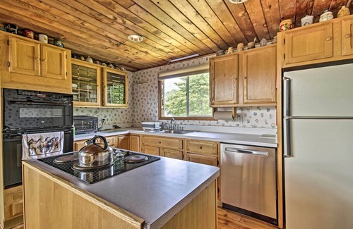 Flint Hill House | Spacious Mountain Home: Family, Pet & WFH Friendly
