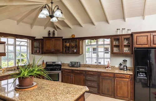 Gros Islet House | Spacious Mountain View retreat with Jacuzzi, Patio, full Kitchen & Car Rental
