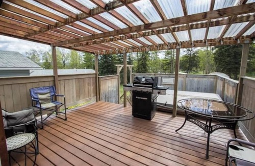 Brule House | Spacious Mountain View Retreat