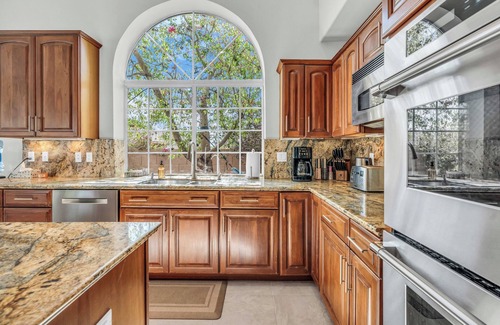 Foothills House | Spacious Mountain View 4 -bedroom home with Pool/Hot Tub. Pet Friendly!