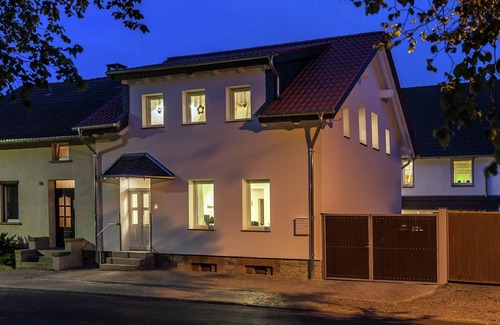Thale House | Spacious Multi-Level Stay