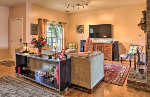 Salemtown House | Spacious Nashville Townhome - 1 Mi to Downtown!