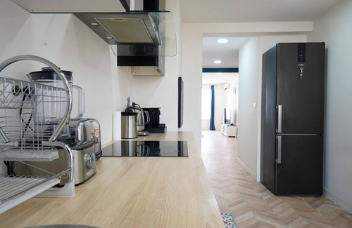 La Joliette Apartment | Spacious nest near the Panier