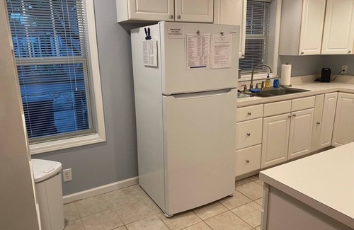 St. Marys House | SPACIOUS & NEWLY UPDATED 3 BR 2 BA cottage, walkable to St. Marys waterfront