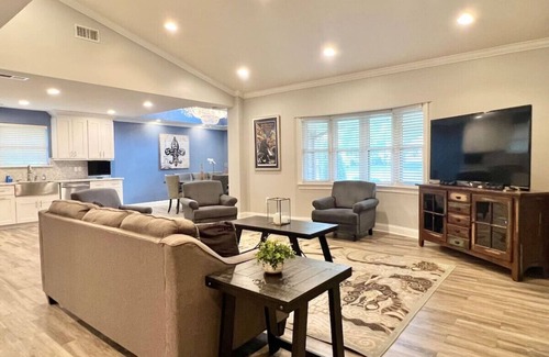 Fillmore House | Spacious NOLA Home with Movie Theater 10 Minutes to FQ