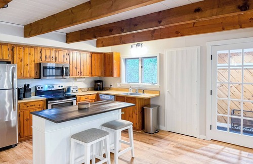 Birch Hill Condo | Spacious North Conway Getaway, Sleeps 13, Close to Echo Lake & Downtown