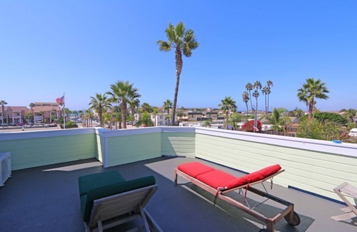Imperial Beach Condo | Spacious ocean View Penthouse sleeps 8-10 w/large ocean facing deck!