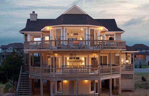 Duck House | Spacious Oceanfront House! Wrap-Around Porch