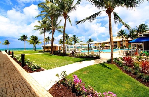 Crystal Harbour Apartment | Spacious Oceanfront Studio, Ideal for Couples Near 7 Mile Beach