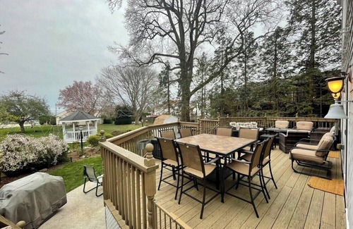New London Villa | Spacious Oceanview Villa (Sleeps 22)