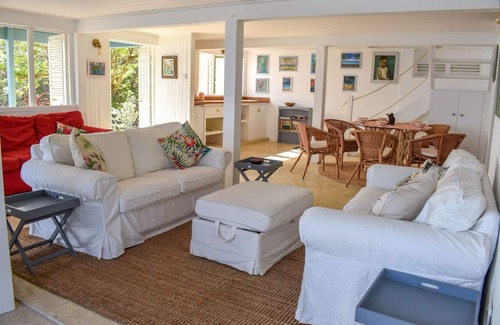 Park Bay Villa | Spacious Off-grid Beachfront Villa - Park Bay House