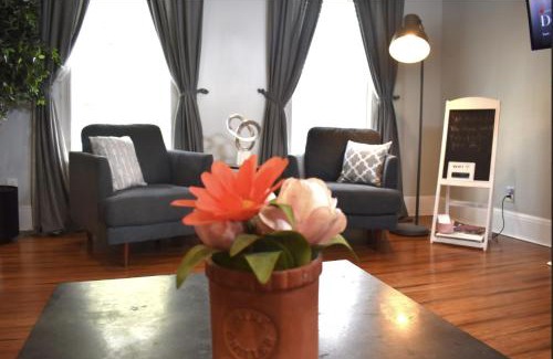 Detroit - Shoreway House | Spacious Ohio City District Home