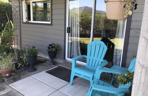 Campbell River House | Spacious one bedroom suite
