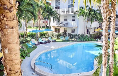 Key Biscayne Apartment | Spacious One Bedroom with Pool minutes to the Beach -