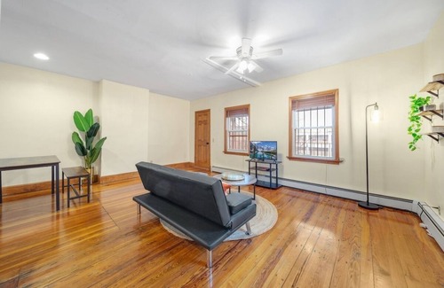 Roxbury Apartment | Spacious Open Concept 1BD/1BATH In Boston City