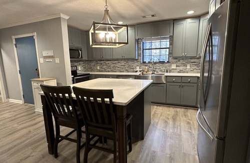 Austin House | Spacious, open concept 4-bedroom home in welcoming Austin, In Ground Pool,WiFi