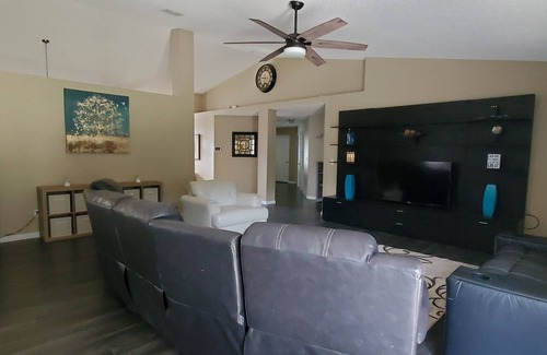 Deltona Lakes House | Spacious open concept home near the beaches and Disney attractions