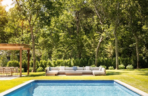 East Hampton House | Spacious Open Floor Plan on 1.5 Acresnn