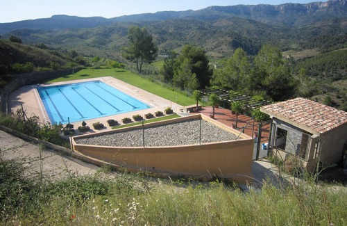 Torroja del Priorat Apartment | Spacious, original, cozy, flooded with light, fiberglass, autonomous