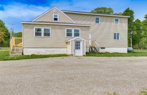Oswego House | Spacious Oswego Home 6 Mi to Fort Ontario!