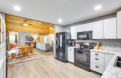 Grantville House | Spacious Ozawkie Home - Near Lake Perry!