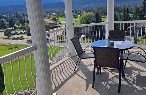 East Kootenay Condo | Spacious pet friendly condo with beautiful golf course and mountain views