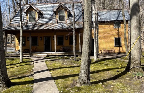 Wellesley Island House | Spacious Peaceful home in the Woods on Wellesley Island