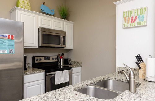 Corpus Christi House | Spacious Pet-Friendly Townhome with Heated Pool & Close to the Beach