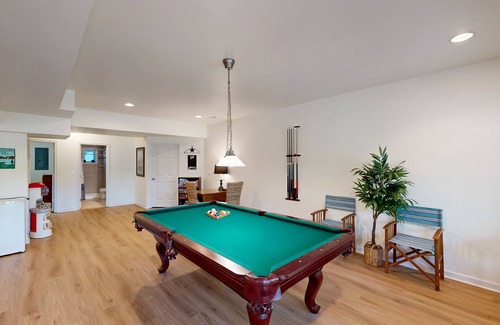 Bumpass House | Spacious pet friendly house w/private pool table, ping pong table & free WIFI
